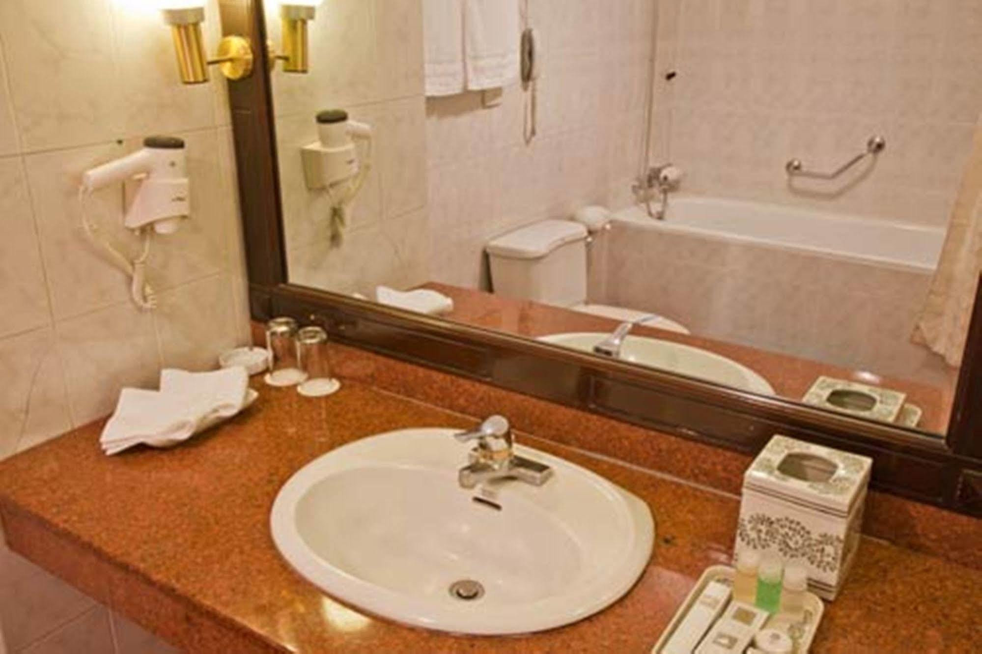 Green Park Hotel Hanoi Exterior photo